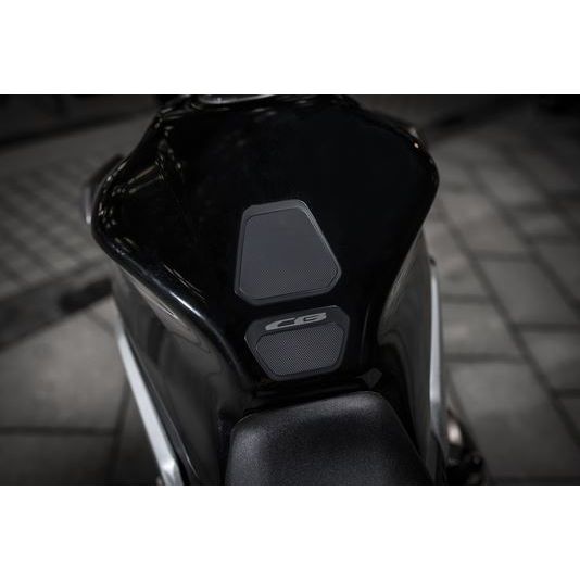 Honda CB650R Tankpads mitten CB - ÖREBRO MC SERVICE