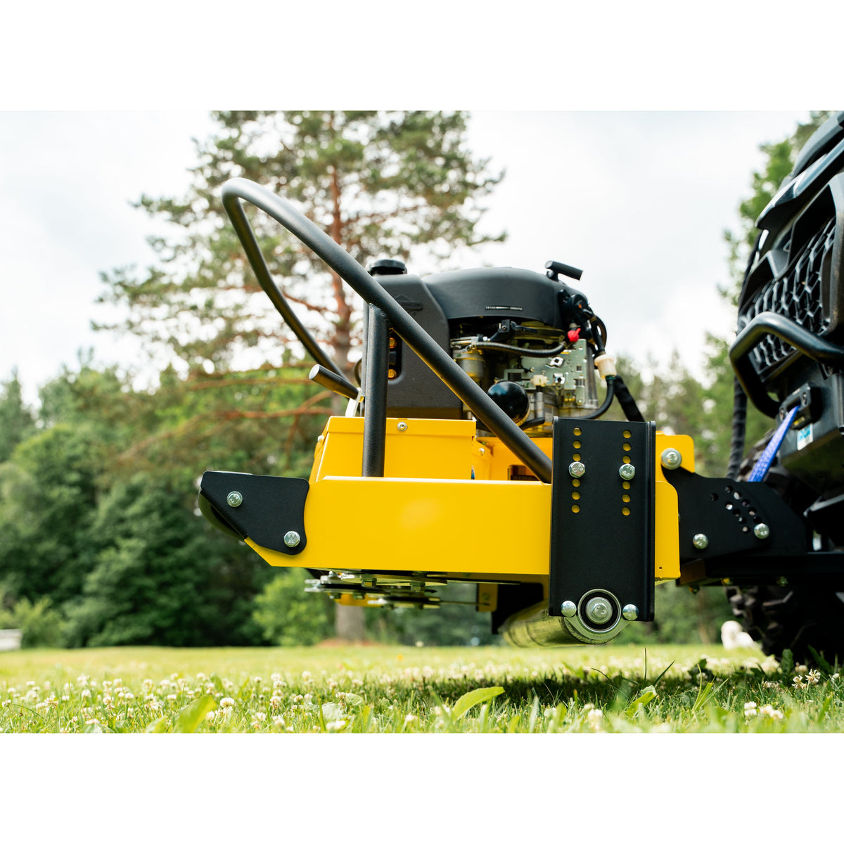ATV IB Frontmonterat klippaggregat B&S 10,5hk - ÖREBRO MC SERVICE